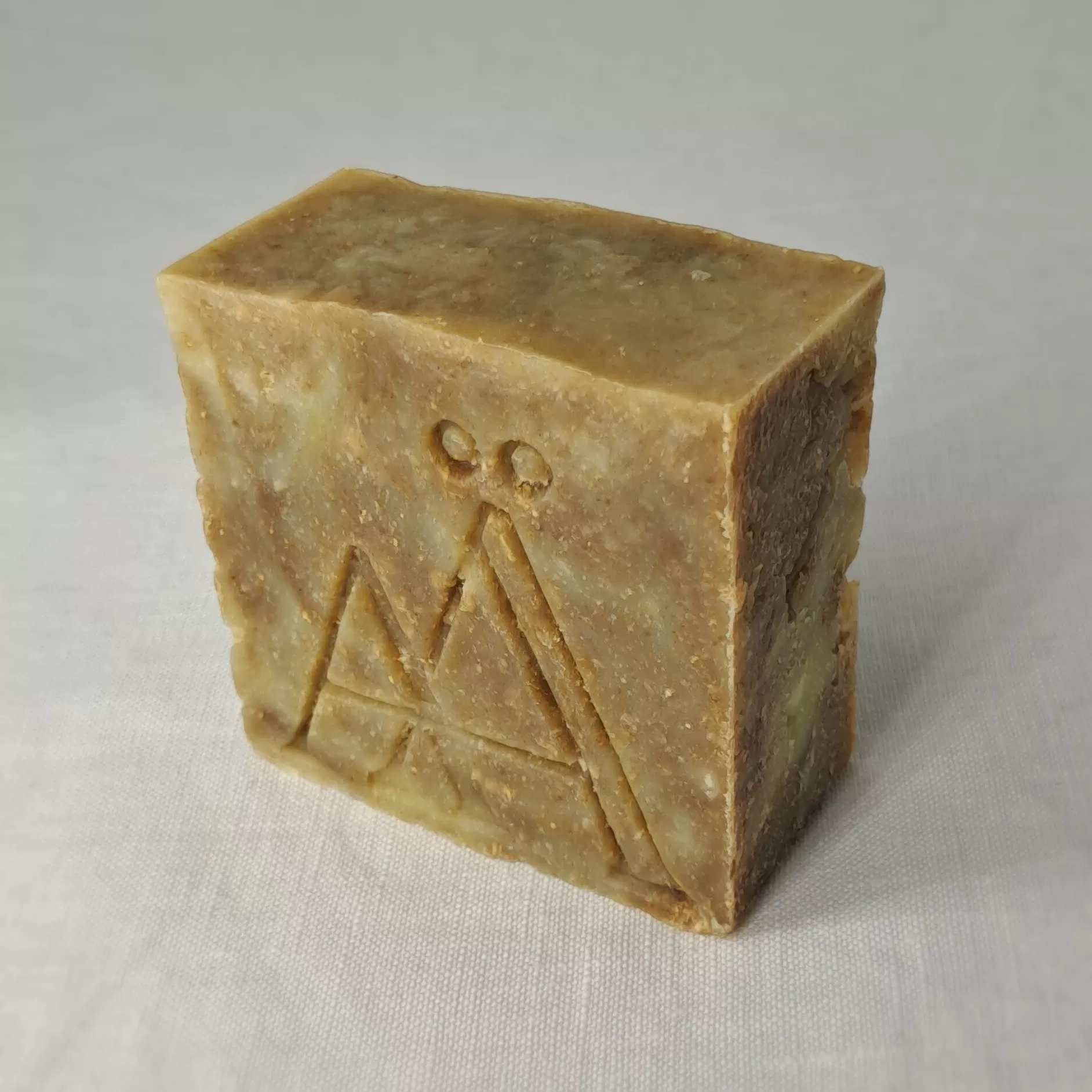 Le savon qui lave en douceur et nourrit vraiment votre peau.